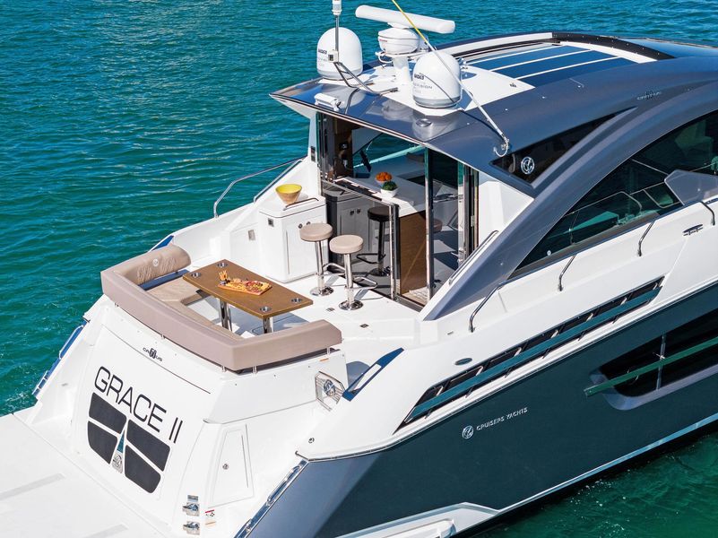 2017 Cruisers Yachts 60 Cantius