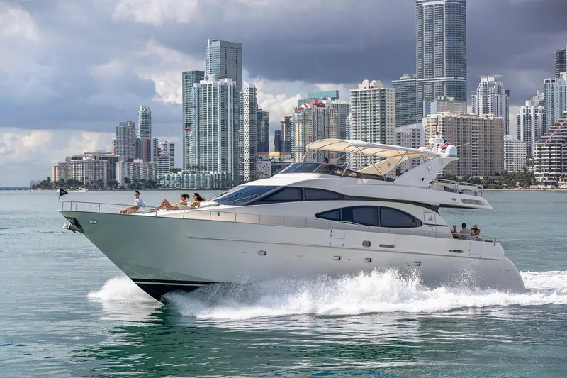 Salt Shaker Yacht Photos Pics 