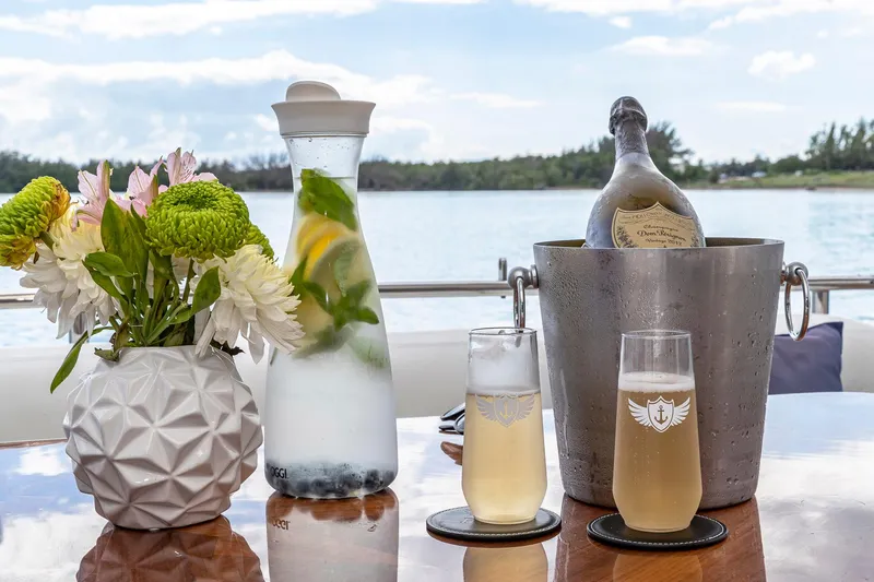 Salt Shaker Yacht Photos Pics 