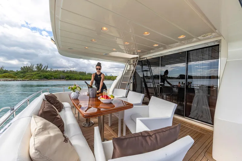 Salt Shaker Yacht Photos Pics 