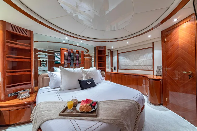 Salt Shaker Yacht Photos Pics 