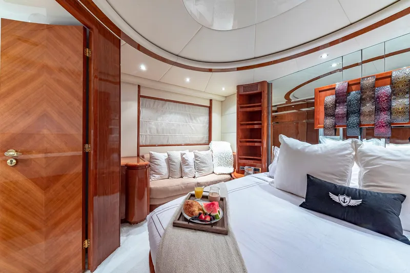 Salt Shaker Yacht Photos Pics 