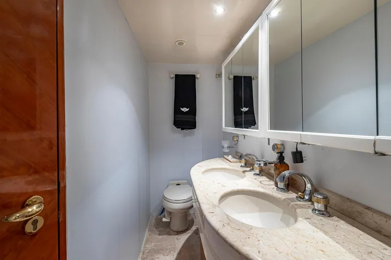 Salt Shaker Yacht Photos Pics 