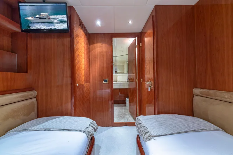 Salt Shaker Yacht Photos Pics 