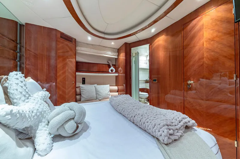 Salt Shaker Yacht Photos Pics 