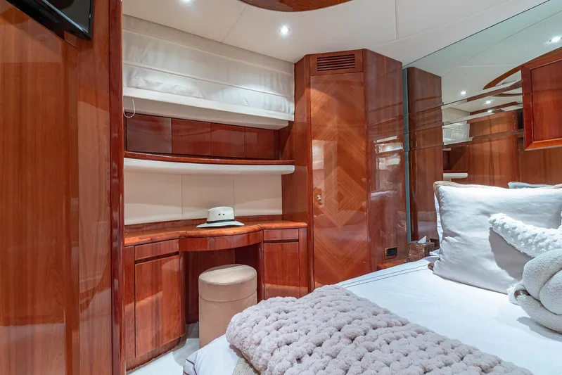 Salt Shaker Yacht Photos Pics 