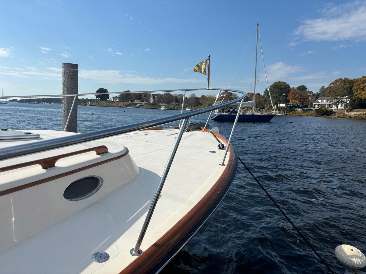 2005 Hinckley 44 