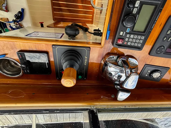 Mallard Yacht Photos Pics Control panel of a 2005 Hinckley Talaria 44 MY yacht with navigation equipment.