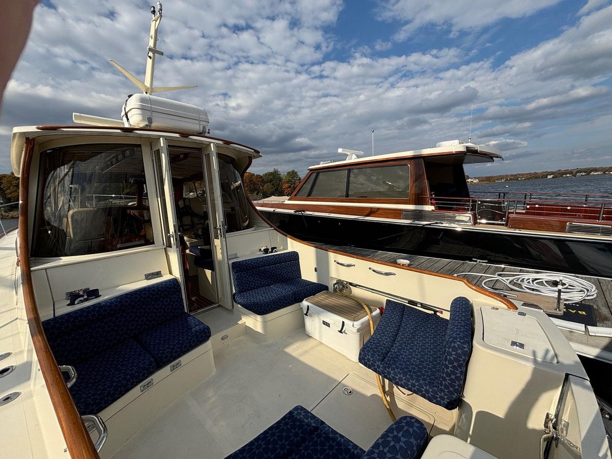 2005 Hinckley 44 