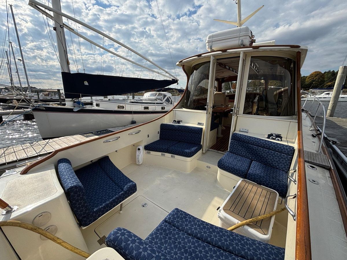 2005 Hinckley 44 