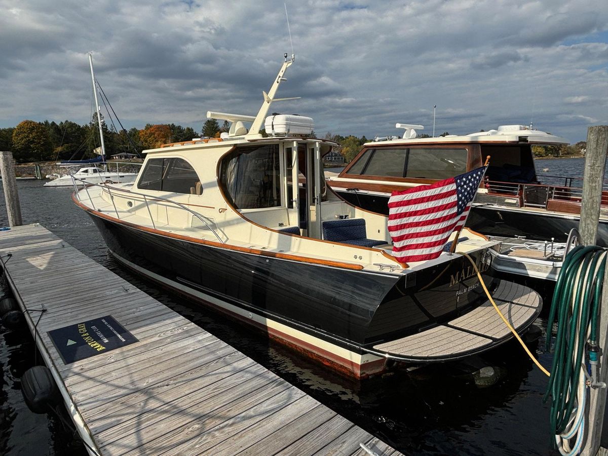2005 Hinckley 44 