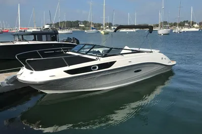 2017 Sea Ray 230 SSE