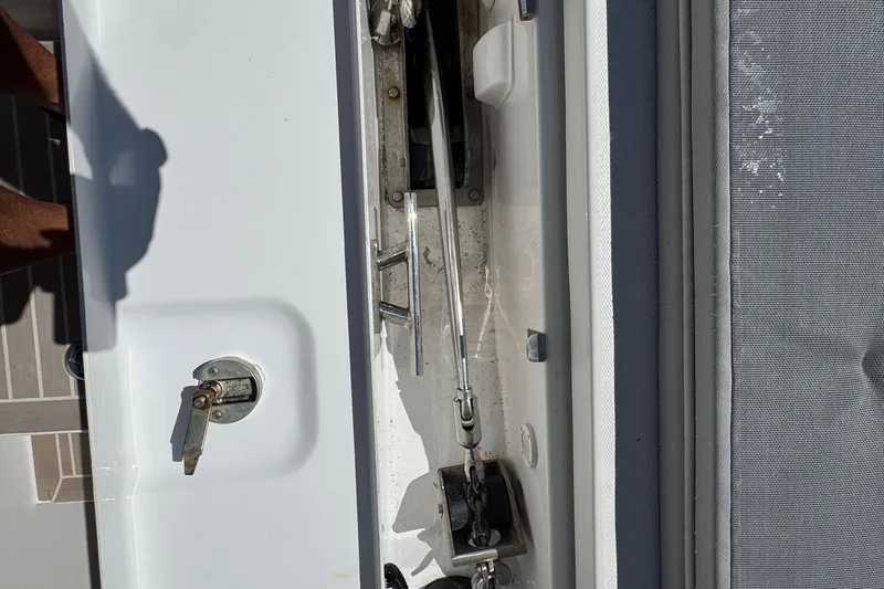 Jolly Time Yacht Photos Pics Leopard 42 yacht hatch mechanism, 2021 model, showing locking and lifting components.