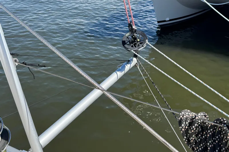 Jolly Time Yacht Photos Pics Rope rigging on a 2021 Leopard 42 catamaran, with water in the background.