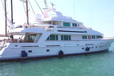 Explorer Trawler tri deck 110'
