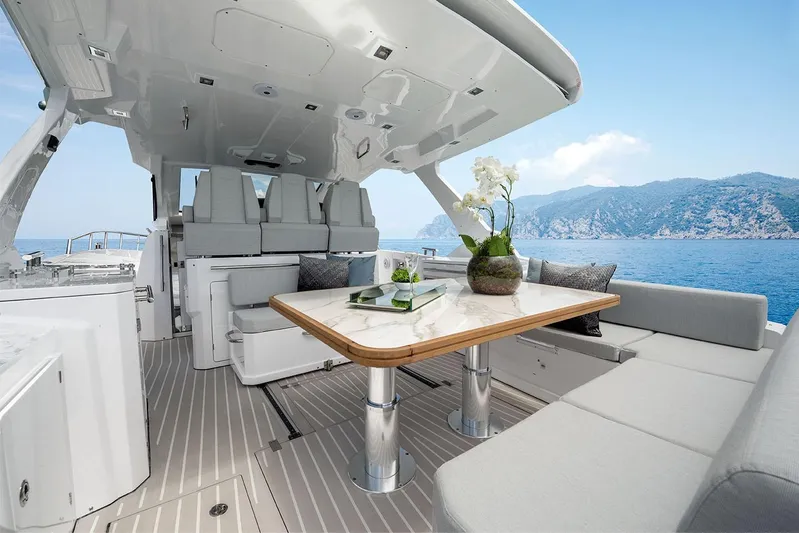  Yacht Photos Pics Manufacturer Provided Image