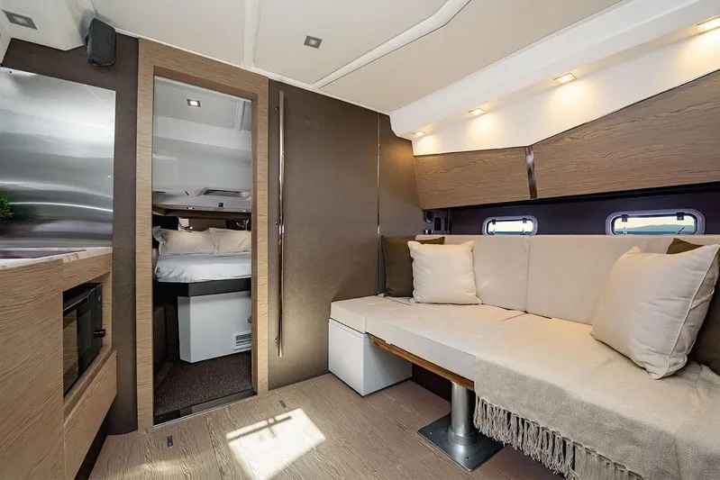  Yacht Photos Pics Manufacturer Provided Image