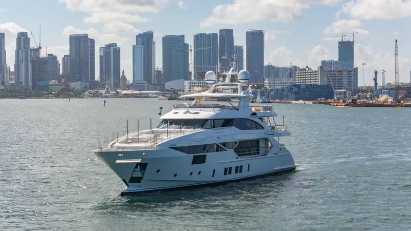 Inspiration Yacht Photos Pics Luxury yacht Benetti Fast 125 cruising near city skyline, 2018 model.