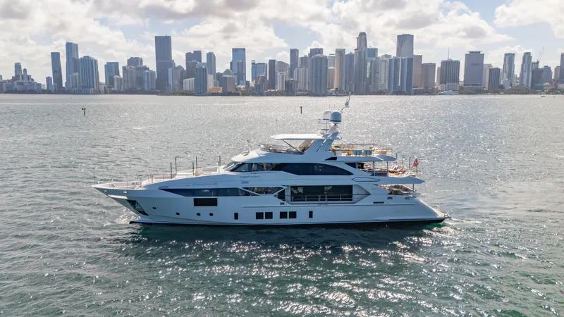 Inspiration Yacht Photos Pics Luxury Benetti Fast 125 yacht cruising near a city skyline, 2018 model.