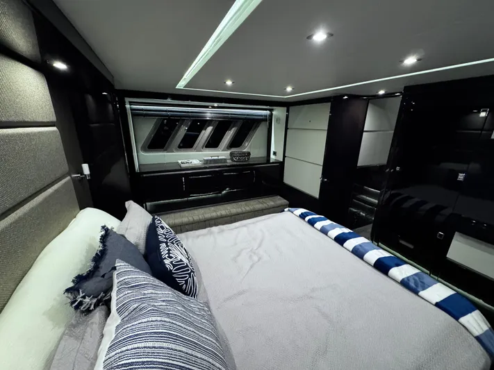 Jeanne Rose Yacht Photos Pics Owner stateroom