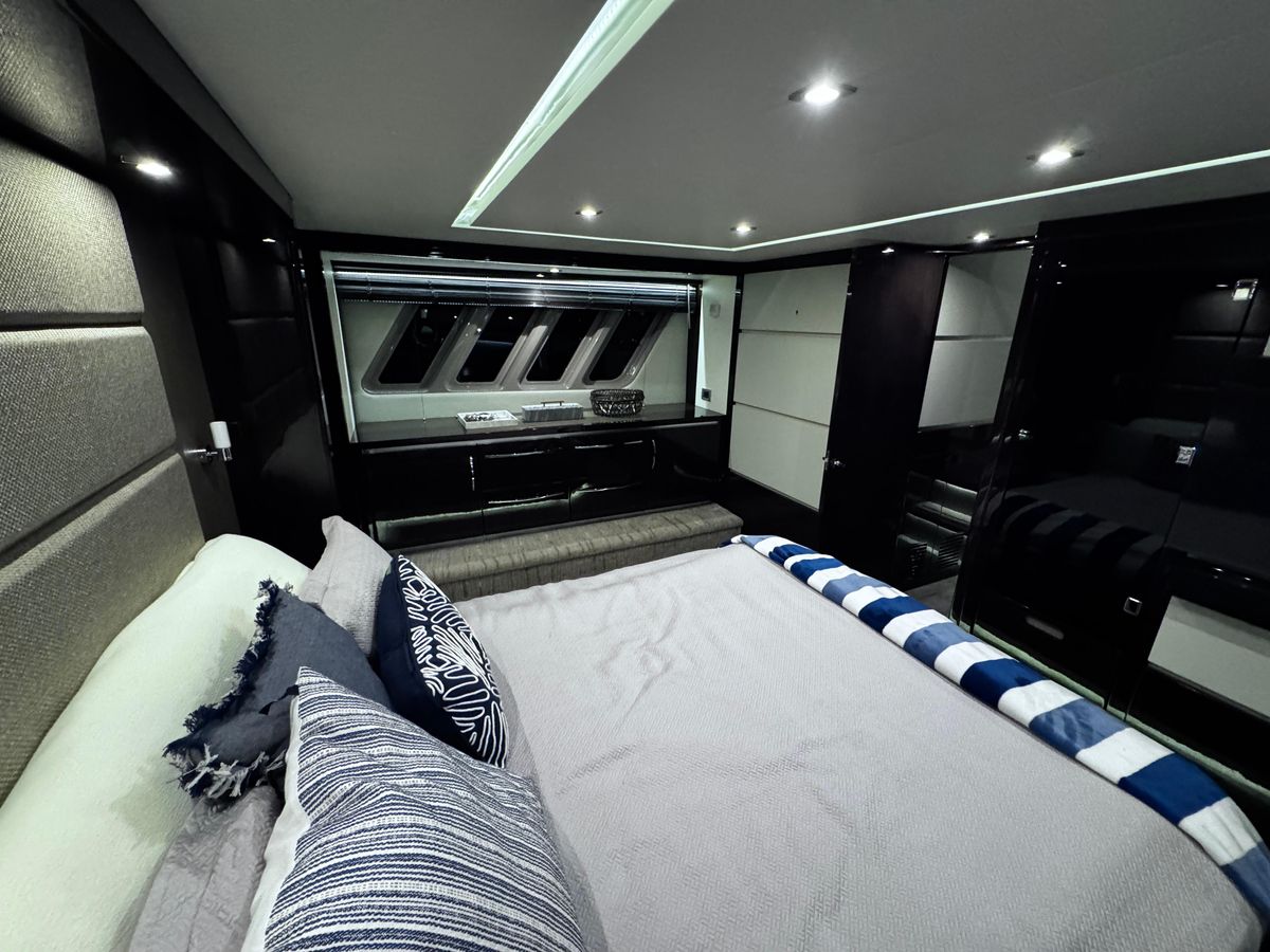 2018 Sea Ray 65 