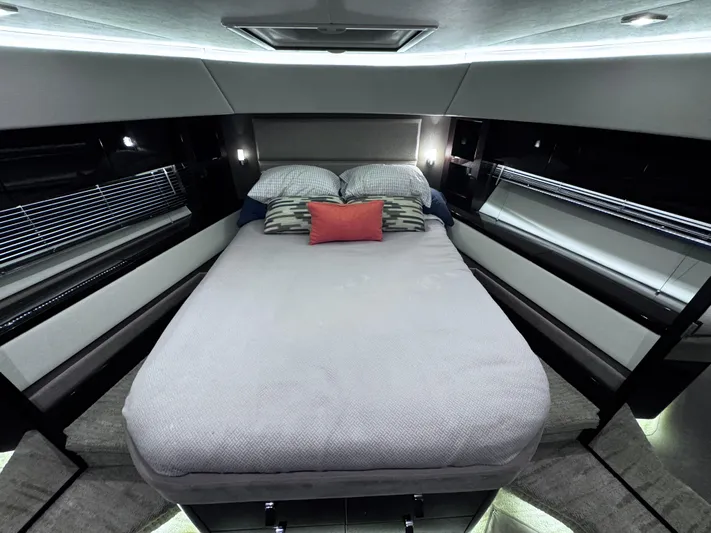 Jeanne Rose Yacht Photos Pics VIP Stateroom