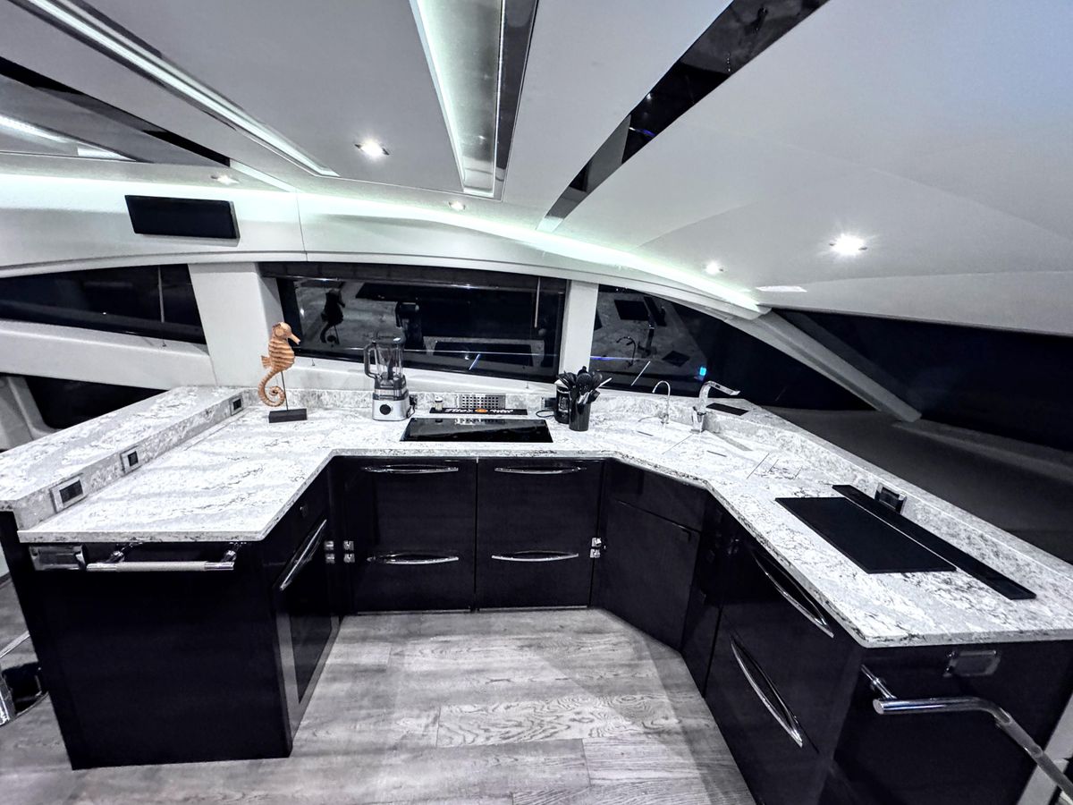 2018 Sea Ray 65 