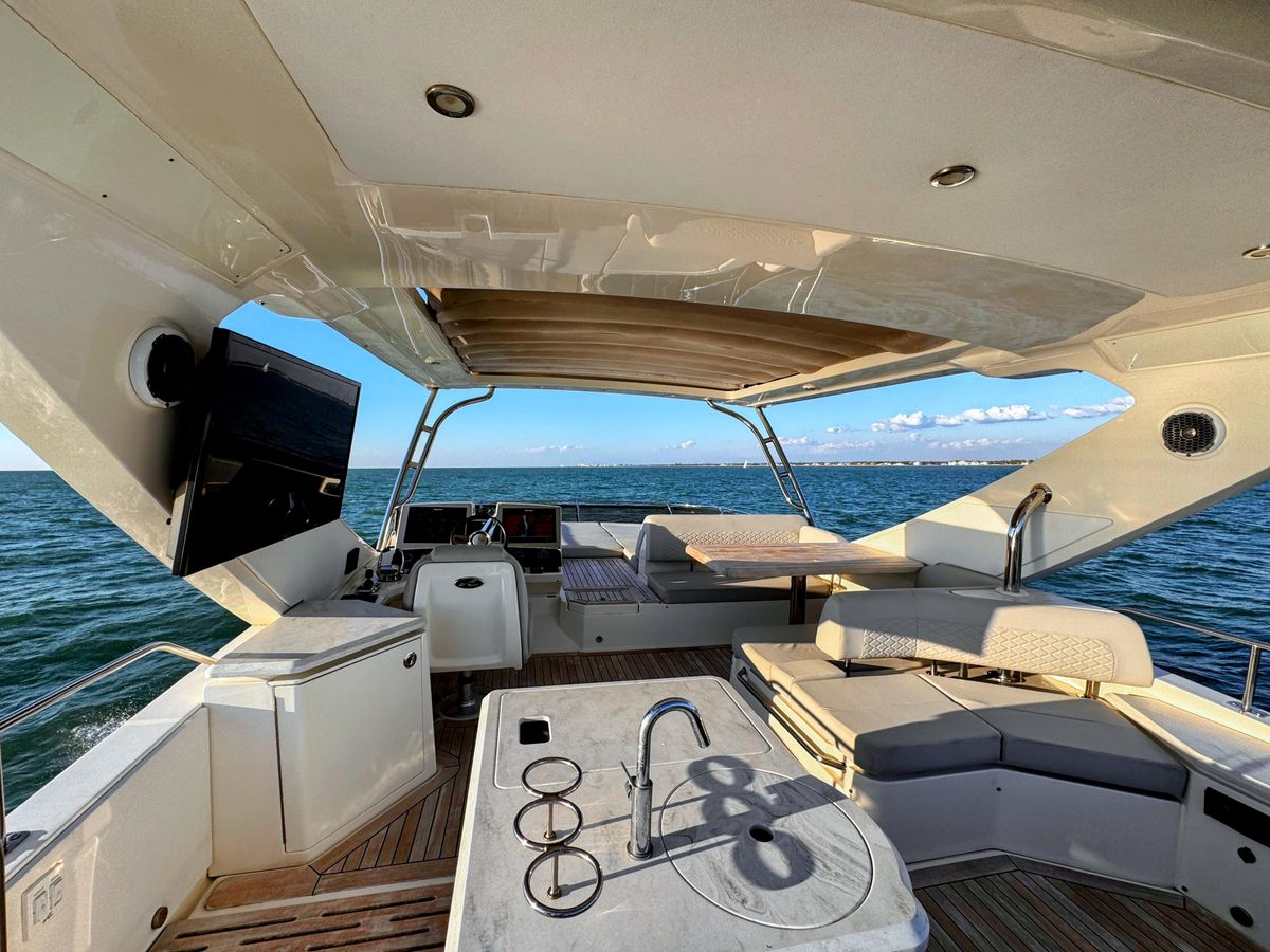 2018 Sea Ray 65 