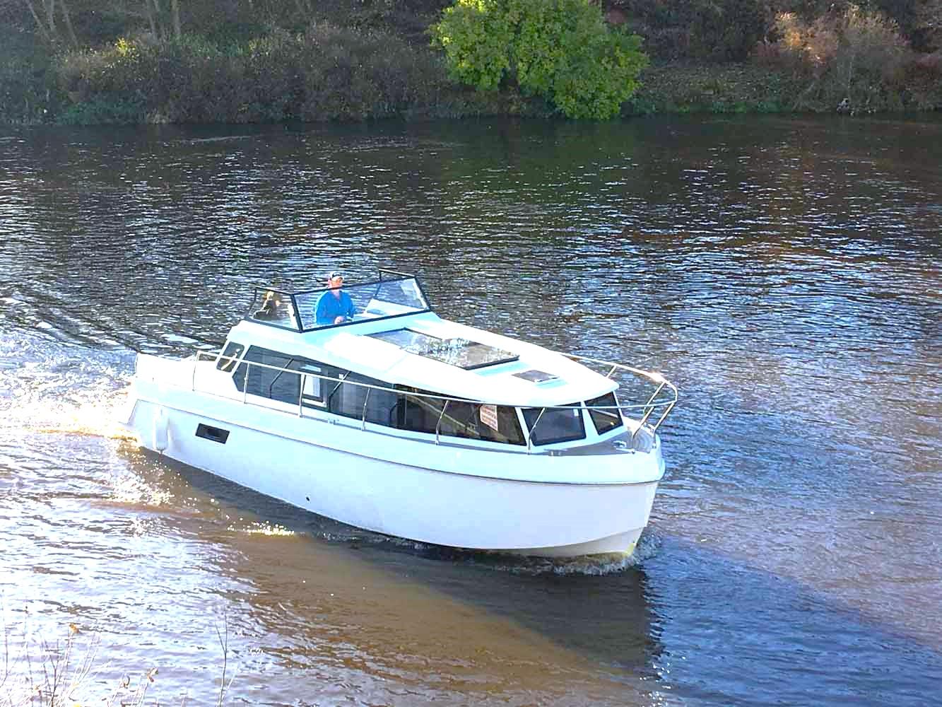 SC Boats Henley 28 Cruiser Outboard Twin Cabin 9m 2023 Berkshire