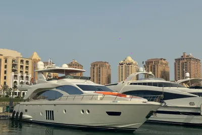 2009 Azimut 82