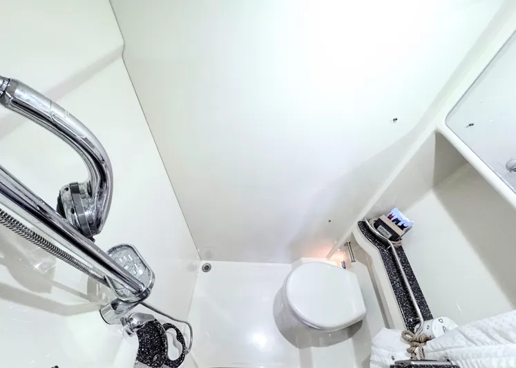 Murphys' Law Yacht Photos Pics Shower