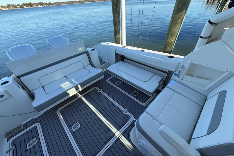 Nauti Kitten Yacht Photos Pics 2022 Pursuit DC 326 Dual Console