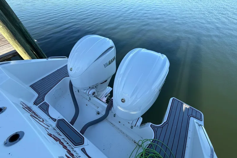 Nauti Kitten Yacht Photos Pics 2022 Pursuit DC 326 Dual Console