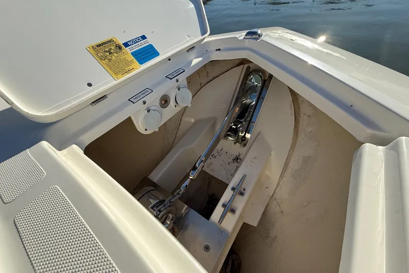 Nauti Kitten Yacht Photos Pics 2022 Pursuit DC 326 Dual Console