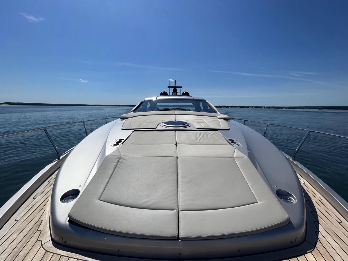 2022 Pershing 60 