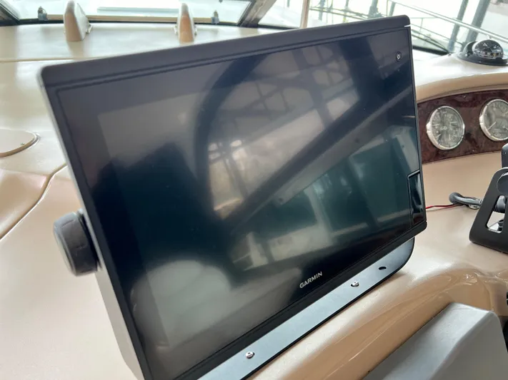  Yacht Photos Pics Garmin display on 2003 Sea Ray 460 Sundancer yacht dashboard.