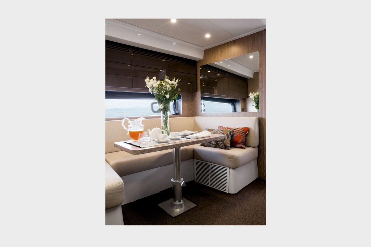 2016 Azimut 43 