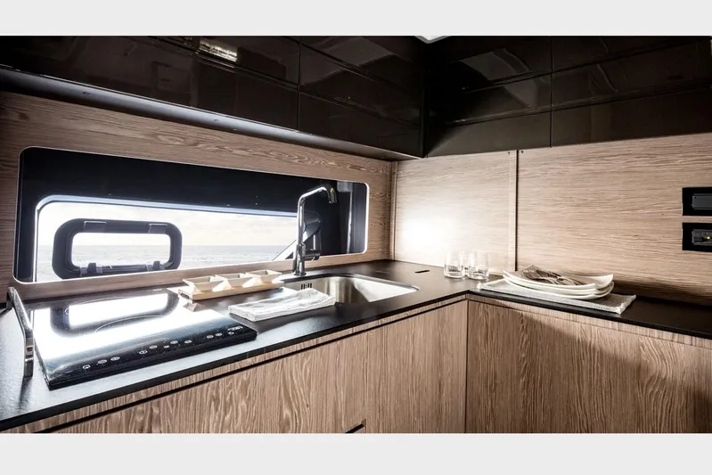  Yacht Photos Pics Manufacturer Provided Image