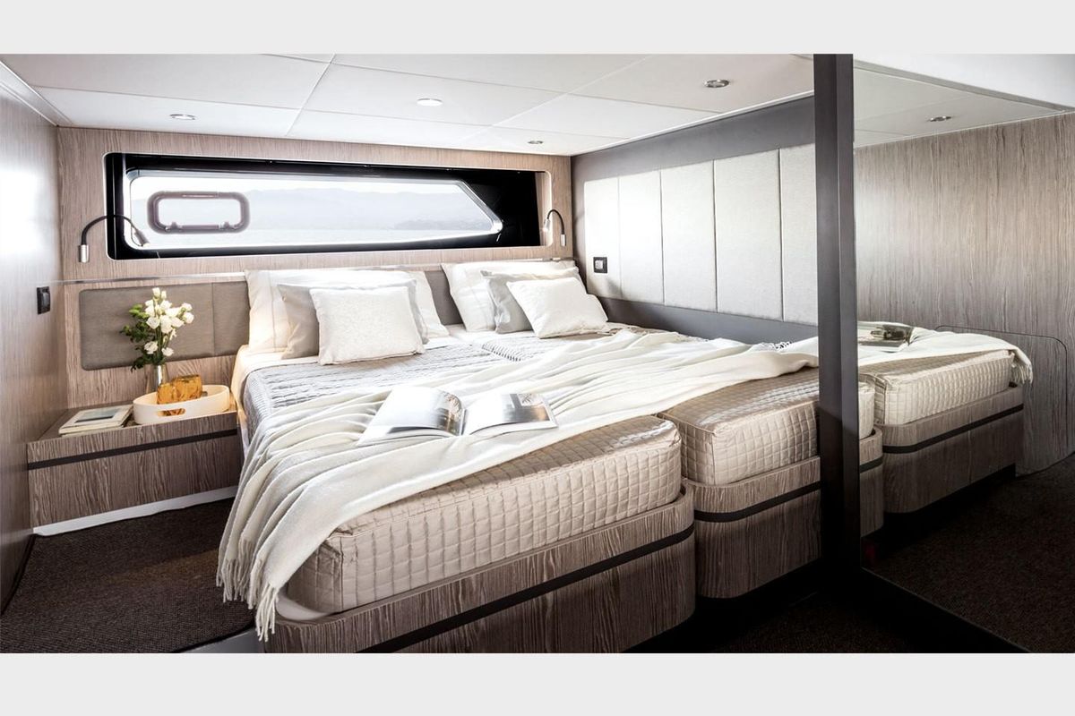 2016 Azimut 43 