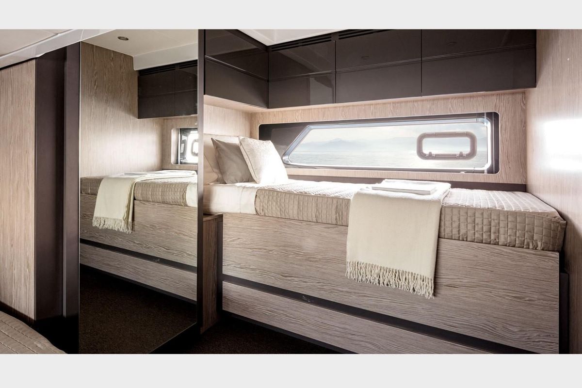 2016 Azimut 43 