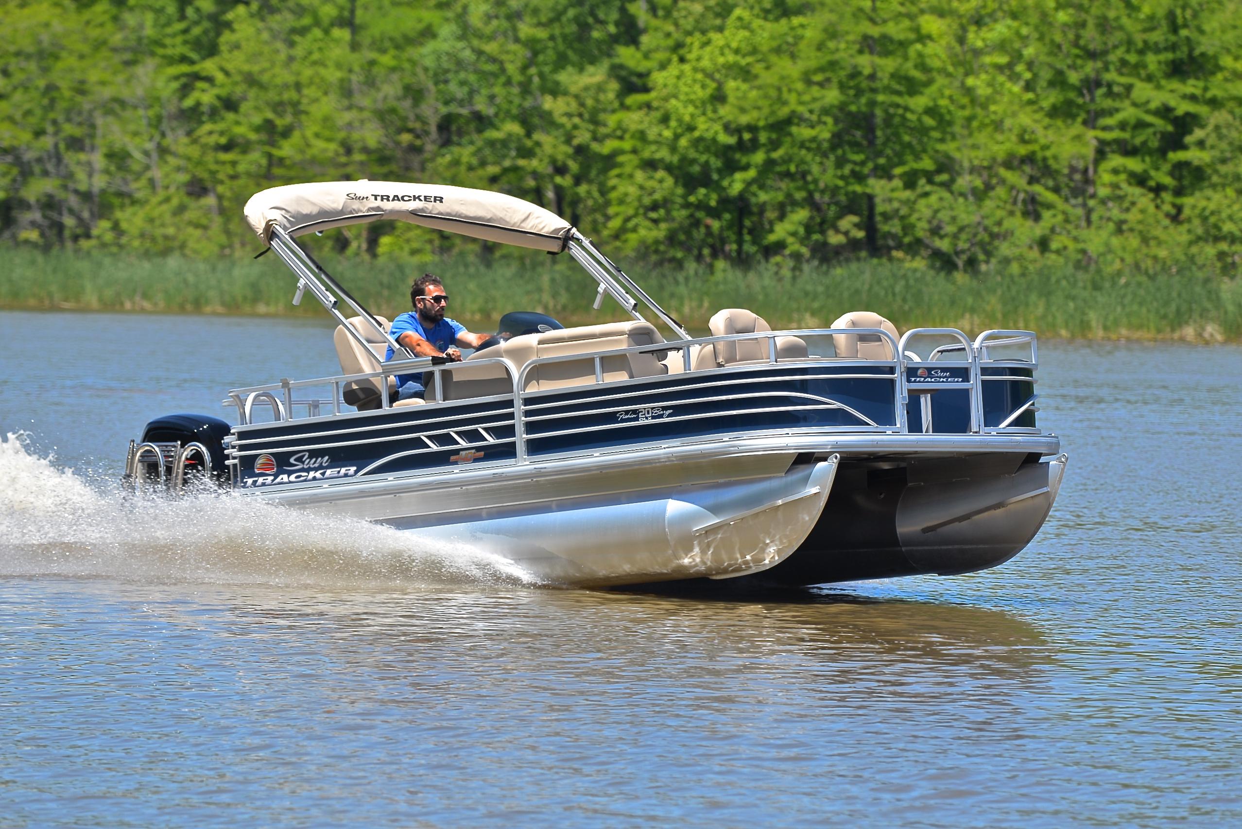 Sun Tracker Fishin' Barge 20 DLX