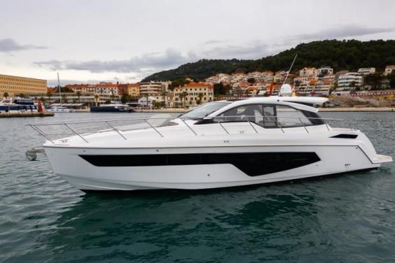 2019 Azimut 53 