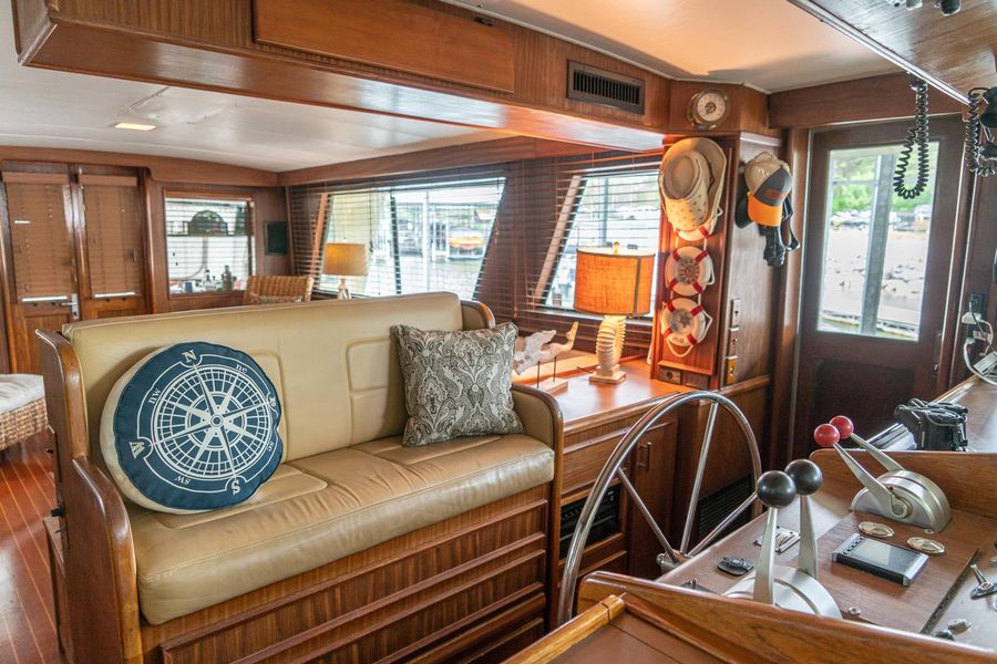 1982 Hatteras 56 Motor Yacht