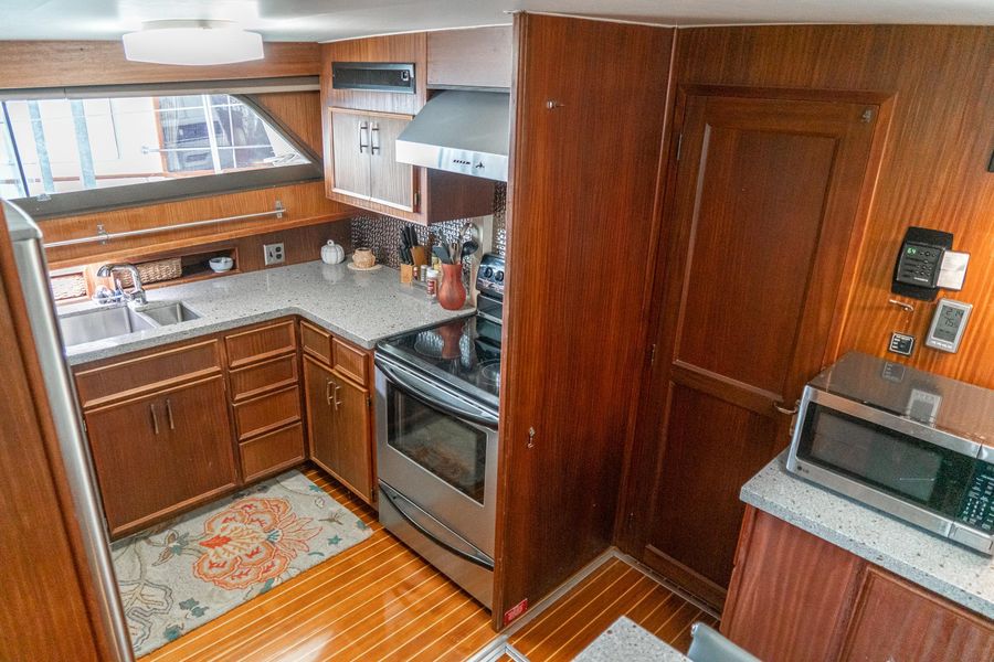 1982 Hatteras 56 Motor Yacht