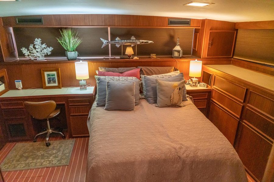 1982 Hatteras 56 Motor Yacht