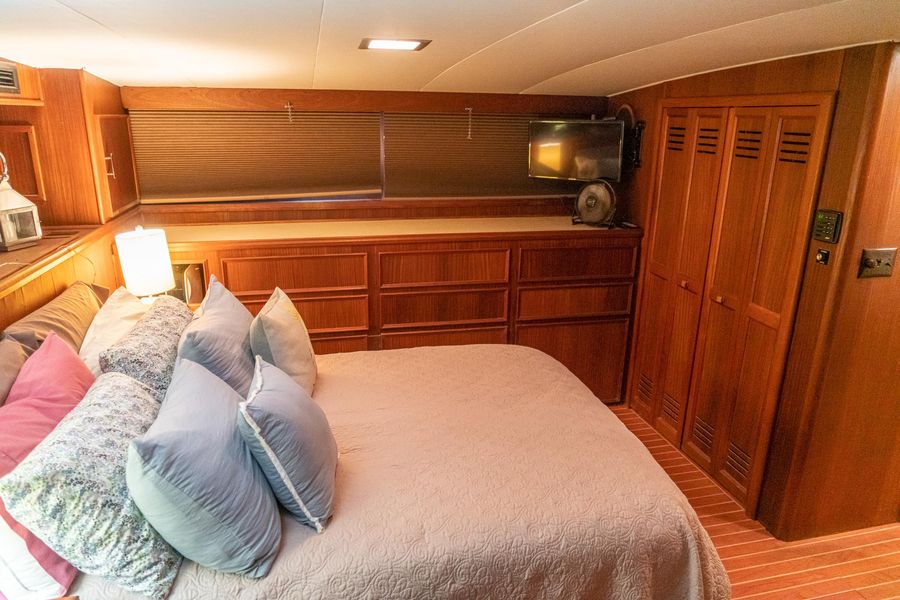 1982 Hatteras 56 Motor Yacht