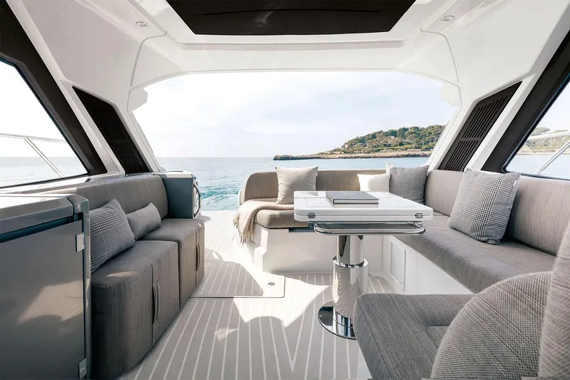  Yacht Photos Pics Azimut Atlantis 51 - DYachts