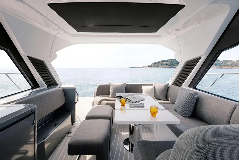  Yacht Photos Pics Azimut Atlantis 51 - DYachts