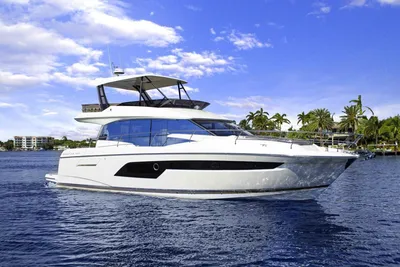 2025 Prestige 520
