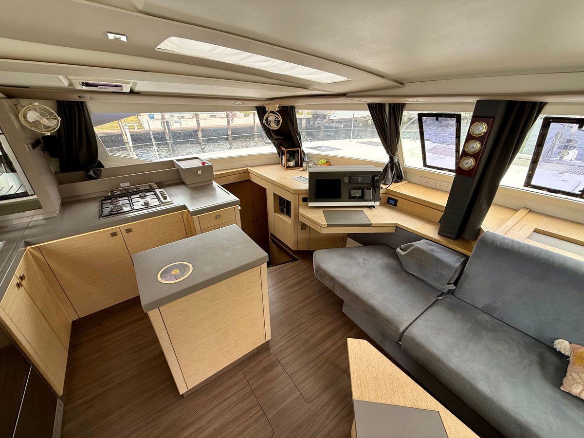 2019 Fountaine Pajot 46 